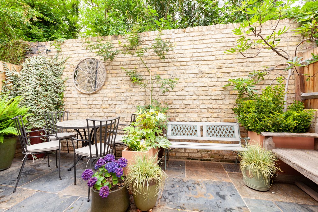 Listria Park, London